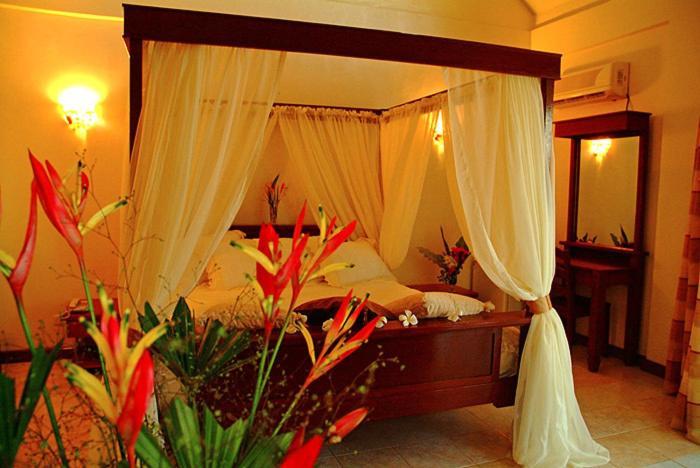 Crystal Paradise Resort Spa & Winery Нарра Экстерьер фото